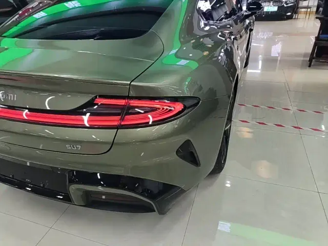 Xiaomi SU7 — Фото автомобиля 7