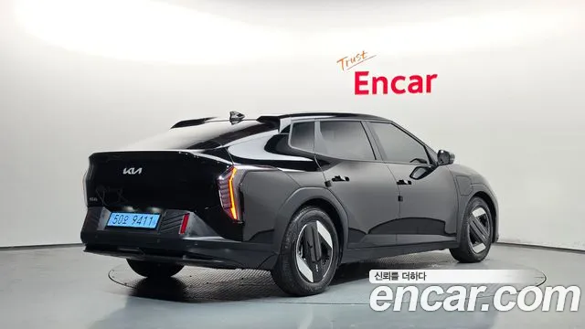 Kia EV4 — Фото автомобиля 2