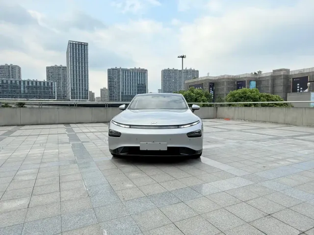Xpeng P7 — Фото автомобиля 2