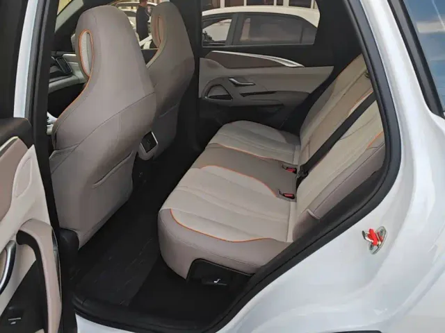 BYD Song Pro — Фото автомобиля 16