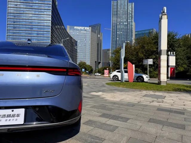 Xpeng P5 — Фото автомобиля 10