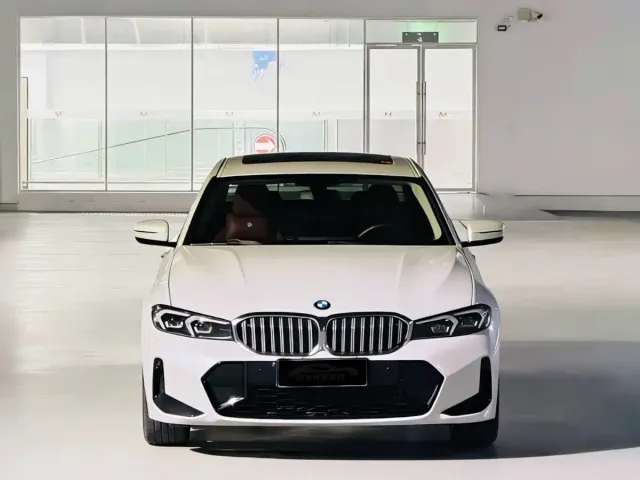 BMW 3 Series — Фото автомобиля 2