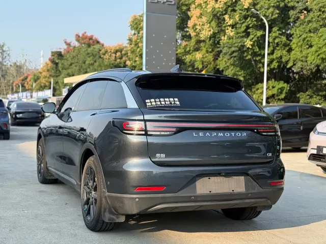 Leapmotor C11 — Фото автомобиля 9