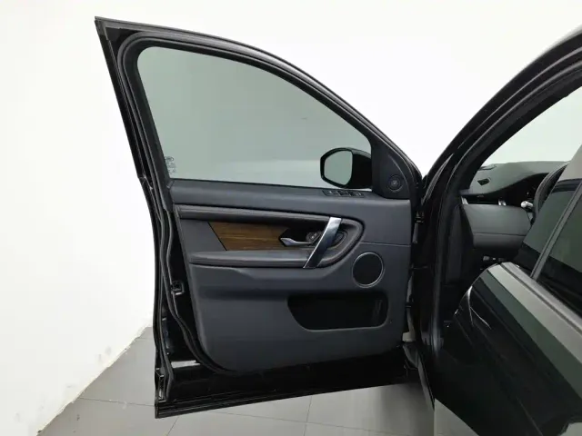 Land Rover Discovery Sport — Фото автомобиля 8