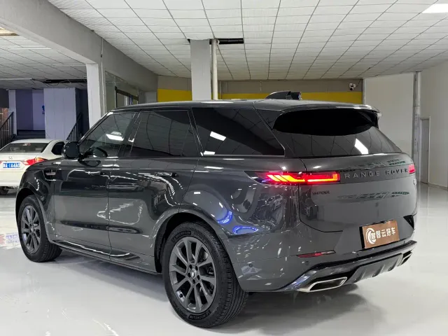 Land Rover Range Rover Sport — Фото автомобиля 7