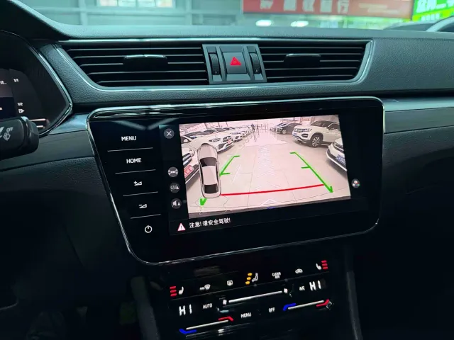 Skoda Superb — Фото автомобиля 13