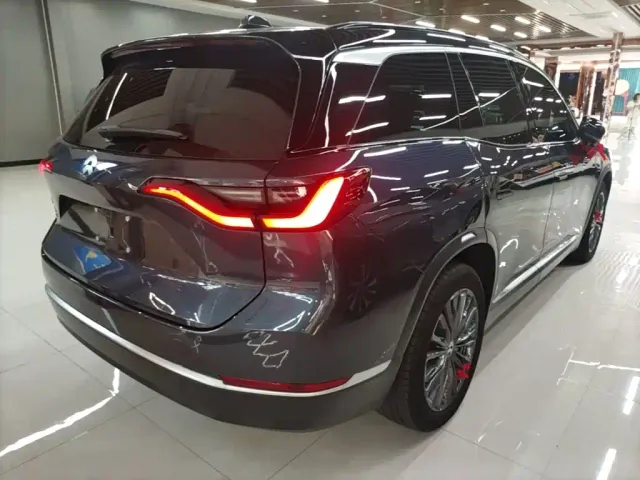 Nio ES8 — Фото автомобиля 6