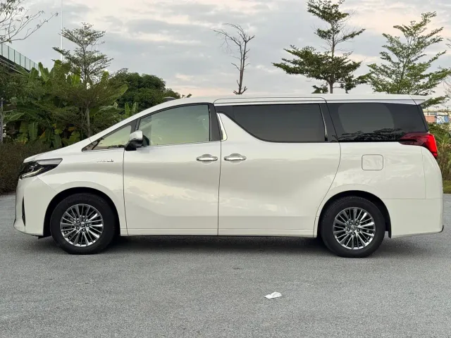 Toyota Alphard — Фото автомобиля 7