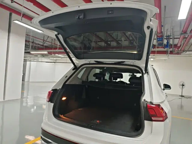 Volkswagen Tiguan L — Фото автомобиля 18