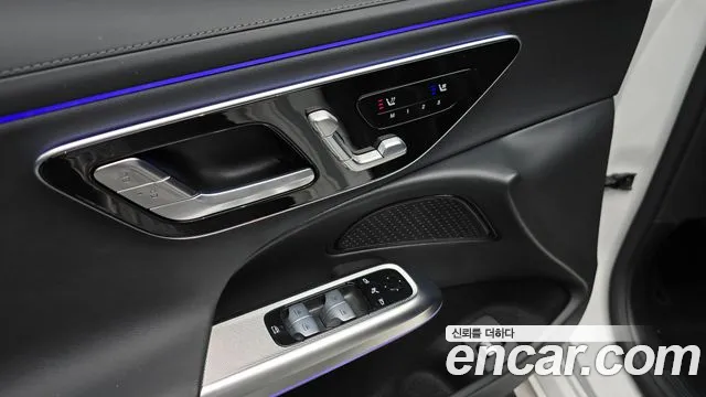 Mercedes-Benz E-Class — Фото автомобиля 14