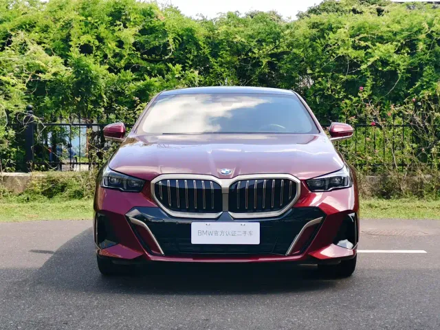 BMW 5 Series — Фото автомобиля 8