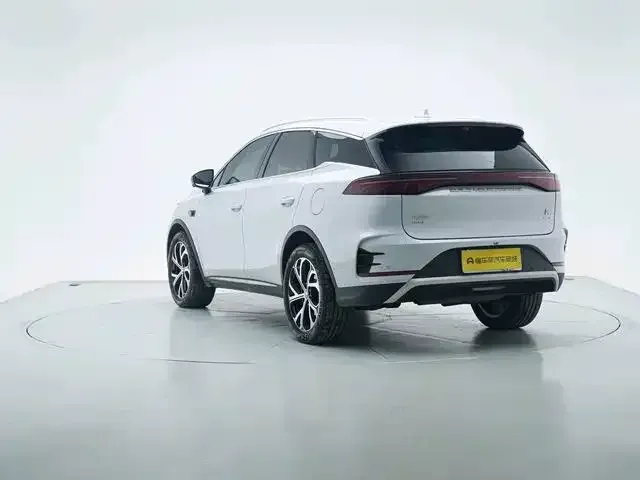 BYD Tang — Фото автомобиля 4