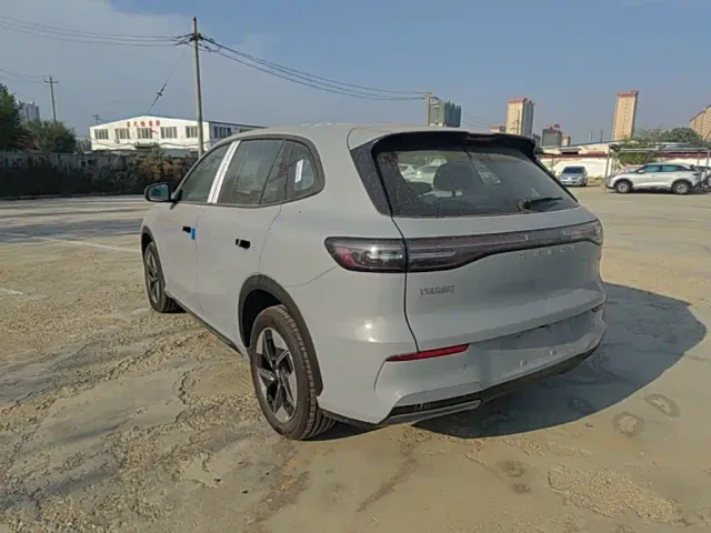 Geely Galaxy E5 — Фото автомобиля 4