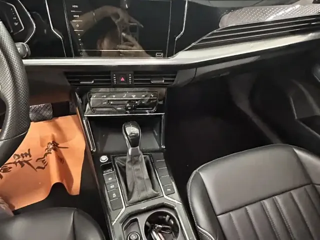 Volkswagen Passat — Фото автомобиля 6