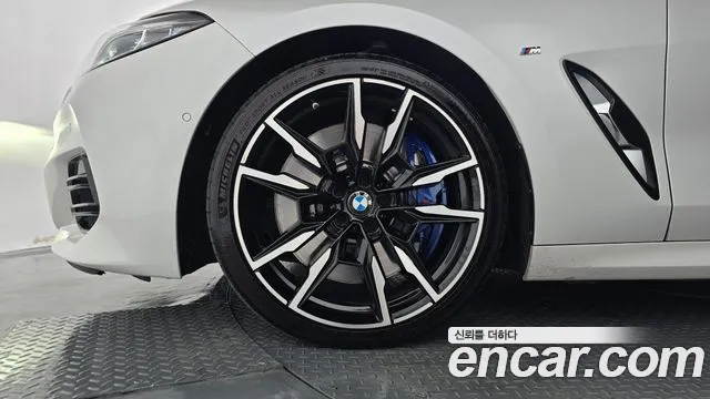 BMW 8 Series G15 — Фото автомобиля 5