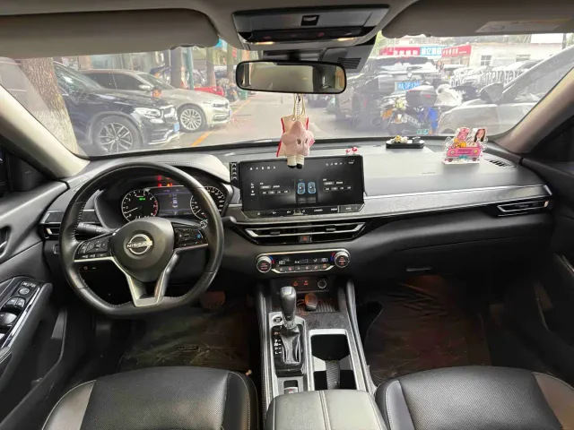 Nissan Teana — Фото автомобиля 5