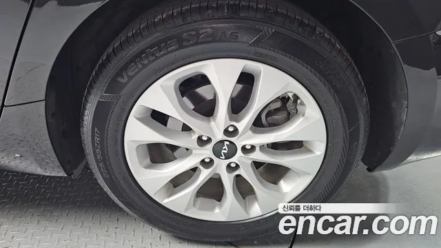 Kia K8 — Фото автомобиля 15
