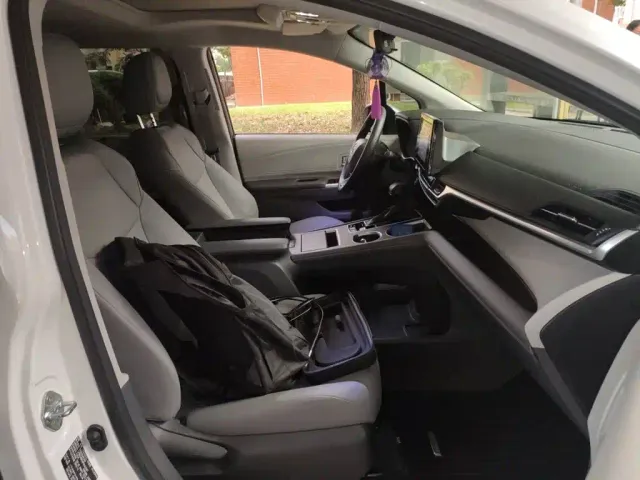 Toyota Granvia — Фото автомобиля 17