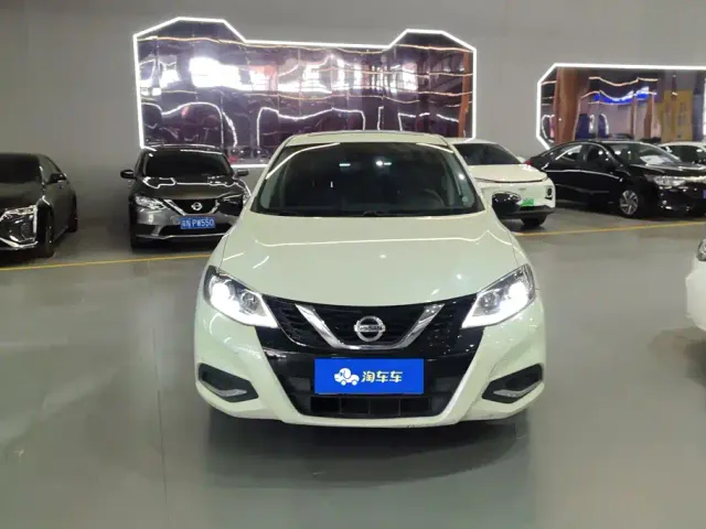 Nissan Tiida — Фото автомобиля 2