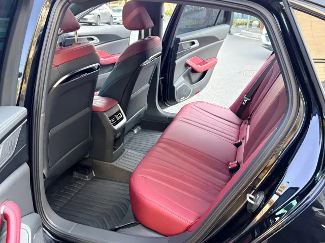 Hongqi H5 — Фото автомобиля 13