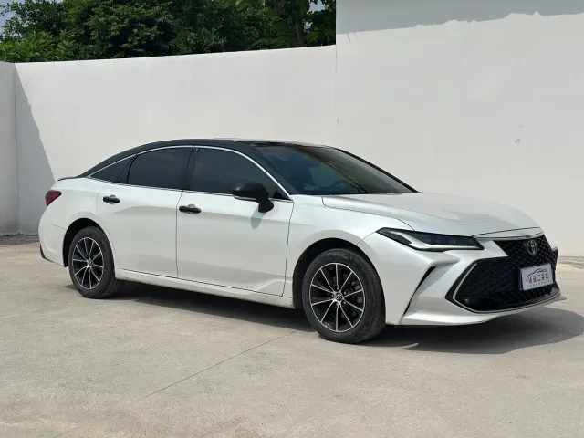 Toyota Avalon — Фото автомобиля 3