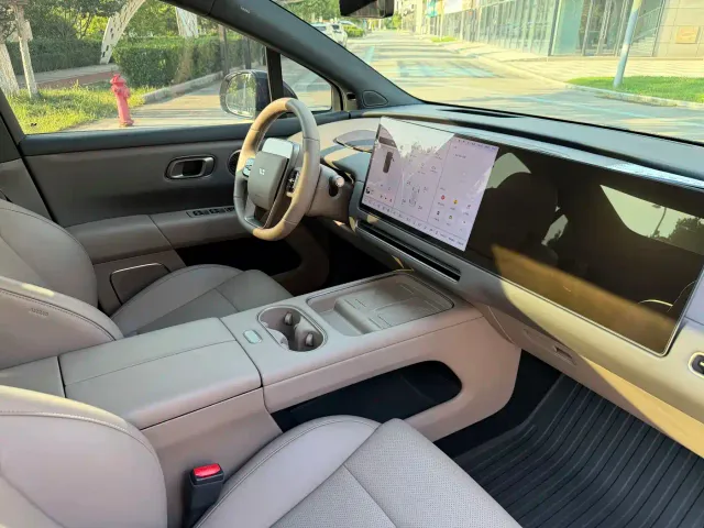 Li Auto i6 — Фото автомобиля 16