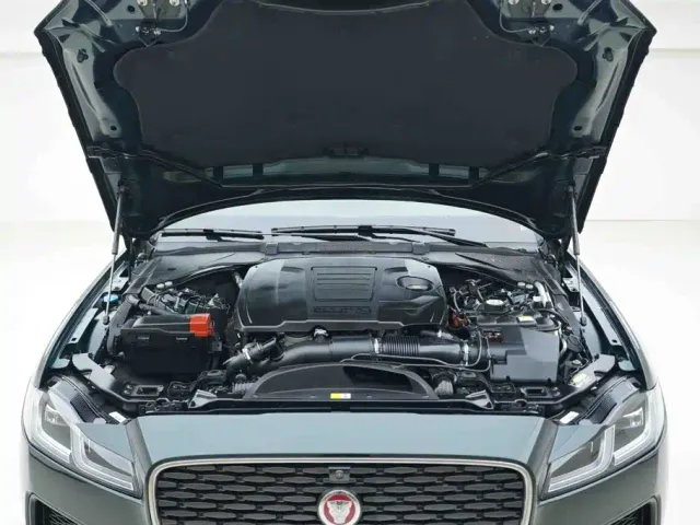 Jaguar XFL — Фото автомобиля 7