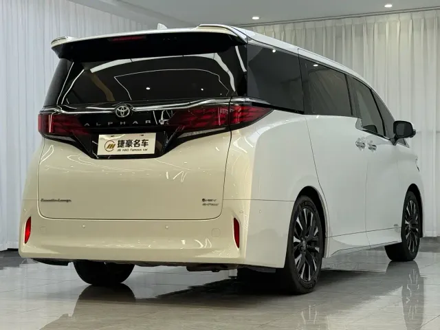Toyota Alphard — Фото автомобиля 8