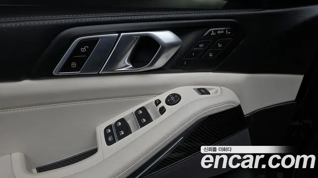 BMW X7 — Фото автомобиля 25