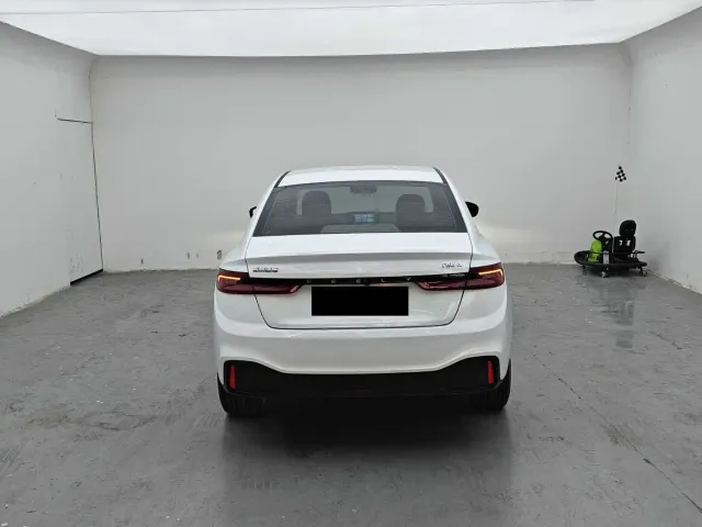 Geely Geometry A — Фото автомобиля 8