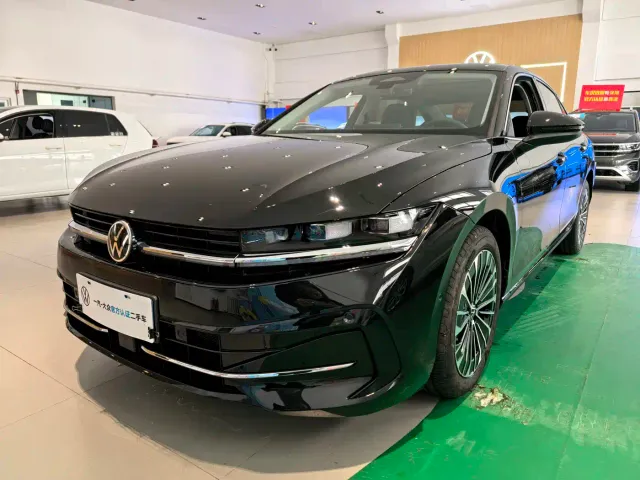 Фотография автомобиля — Volkswagen Magotan