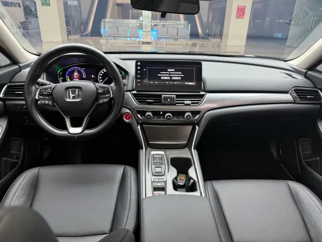 Honda Accord — Фото автомобиля 10