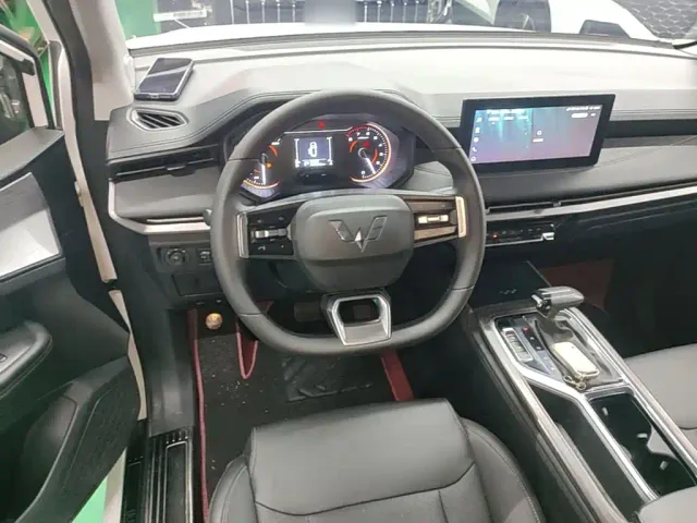 Wuling Jiachen — Фото автомобиля 10