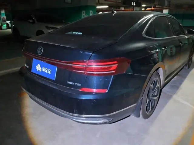 Volkswagen Passat — Фото автомобиля 3