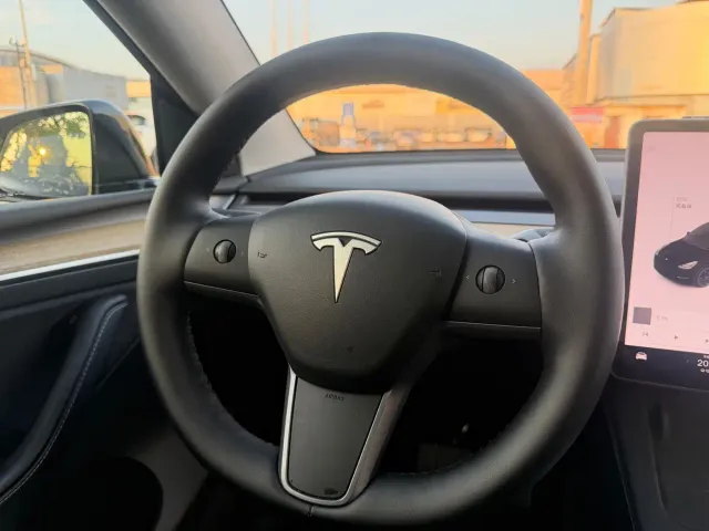 Tesla Model Y — Фото автомобиля 10