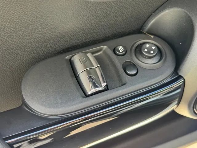 MINI Hatch — Фото автомобиля 13