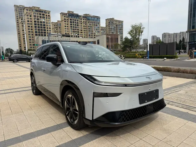 Toyota BoZhi 3X — Фото автомобиля 3