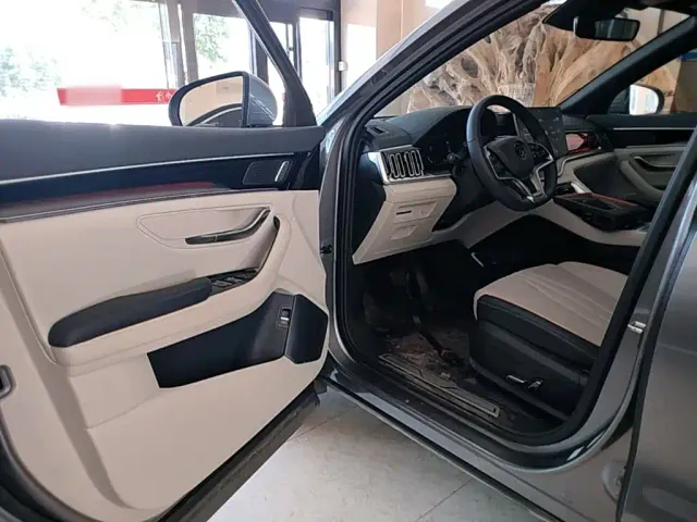 BYD Song PLUS — Фото автомобиля 15