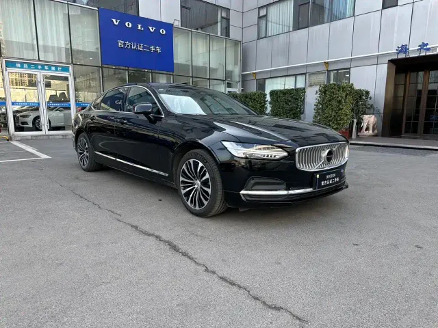Volvo S90 — Фото автомобиля 3