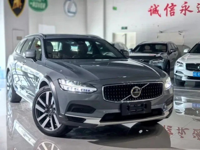Volvo V90 — Фото автомобиля 3