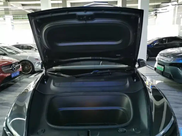 Tesla Model Y — Фото автомобиля 19