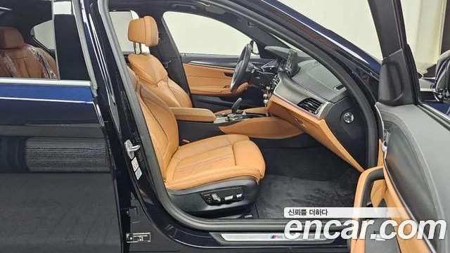 BMW 5-Series — Фото автомобиля 26