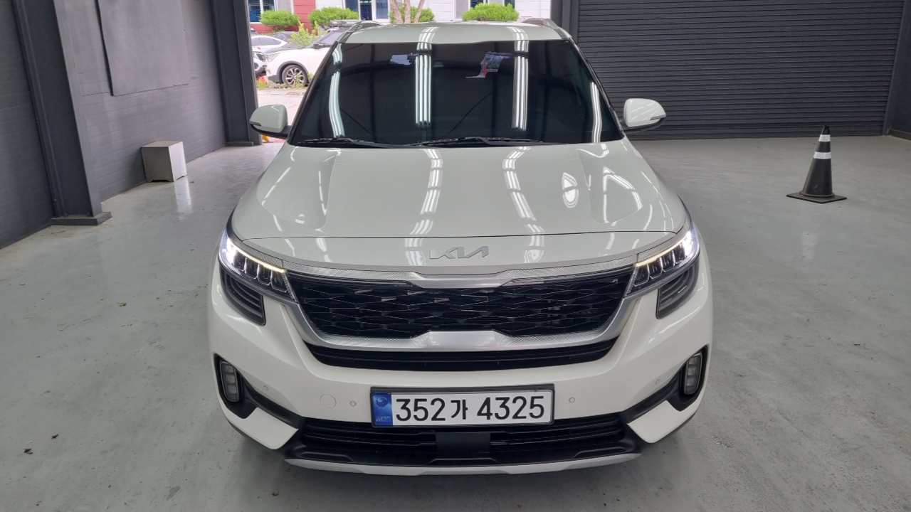 Kia Seltos Seltos Бензин 1.6 турбо 2WD — Фото автомобиля 3