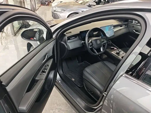 BYD Qin PLUS — Фото автомобиля 11