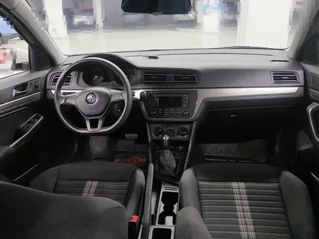 Volkswagen Lavida — Фото автомобиля 11