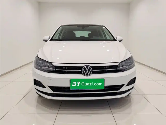 Volkswagen Polo — Фото автомобиля 2