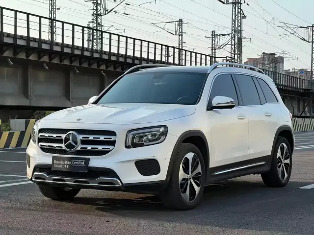 Фотография автомобиля — Mercedes-Benz GLB-Class