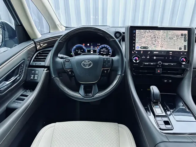 Toyota Alphard — Фото автомобиля 13