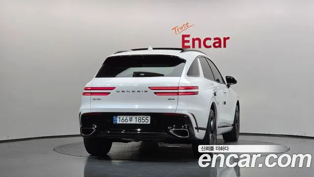 Genesis GV70 — Фото автомобиля 3