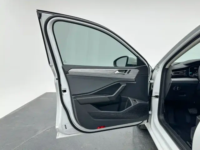 Volkswagen Sagitar — Фото автомобиля 11